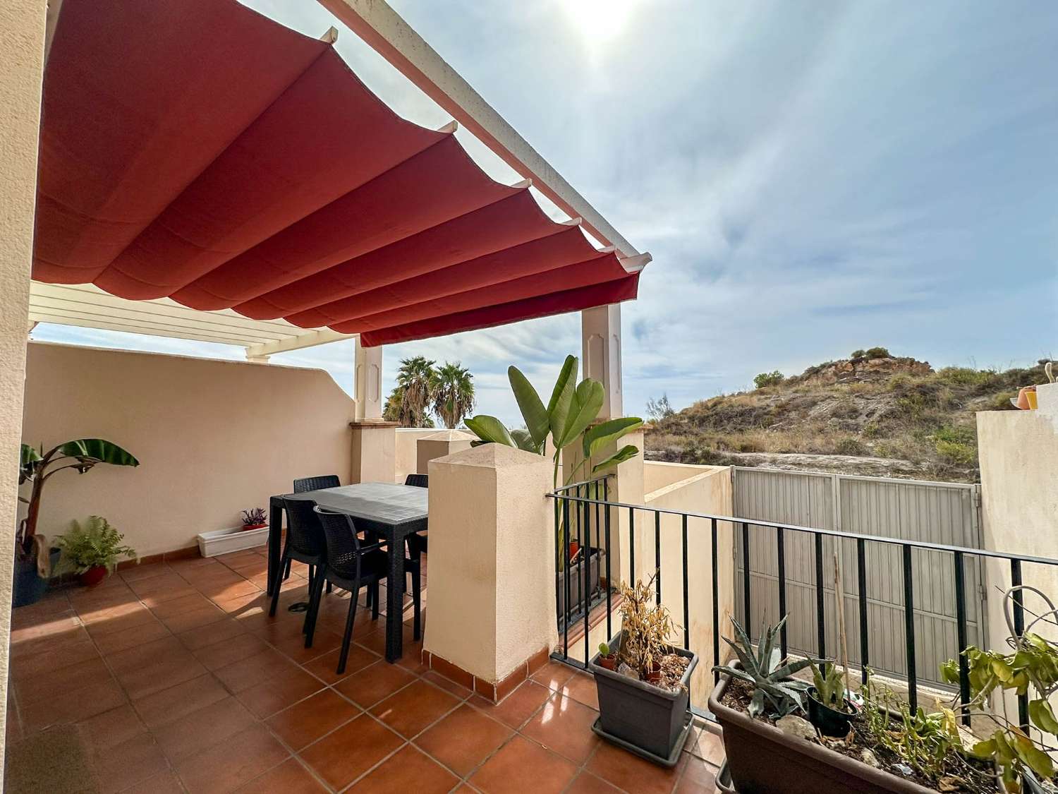 House with sea views for sale in Salobrena