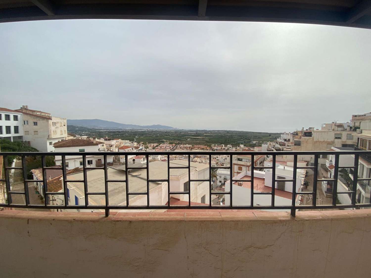 House with terrace in the old town of Salobreña