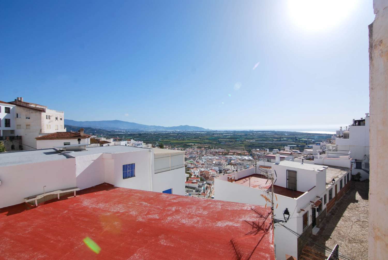 House with terrace in the old town of Salobreña