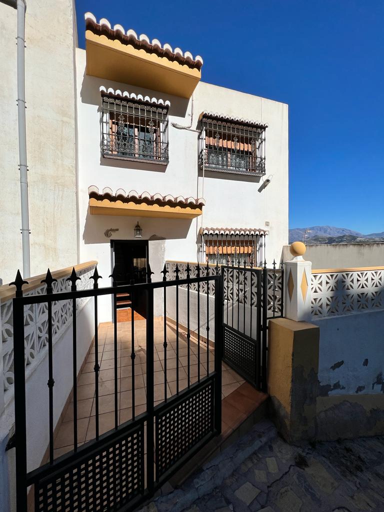 Jolie maison avec vue sur les montagnes à vendre, Salobreña