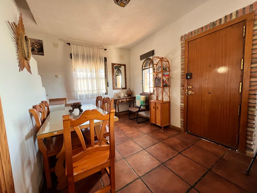 Spacieuse villa avec vue à vendre à Molvízar