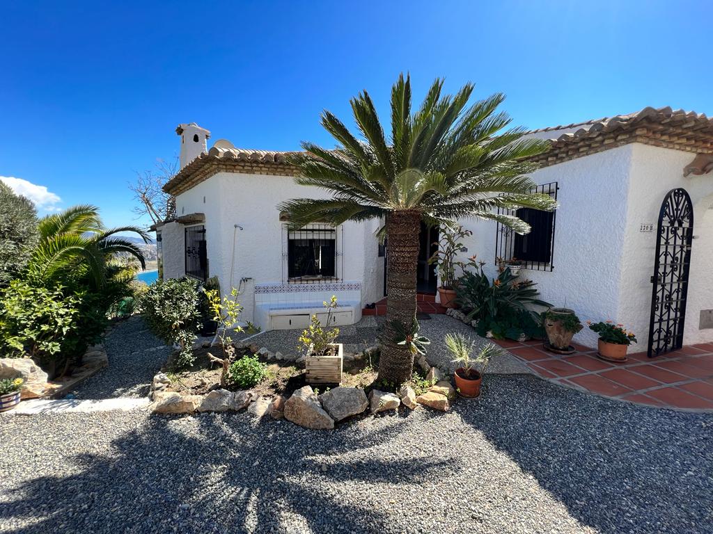 Beautiful house for sale in Urbanisation Costa Aguilera, Salobreña