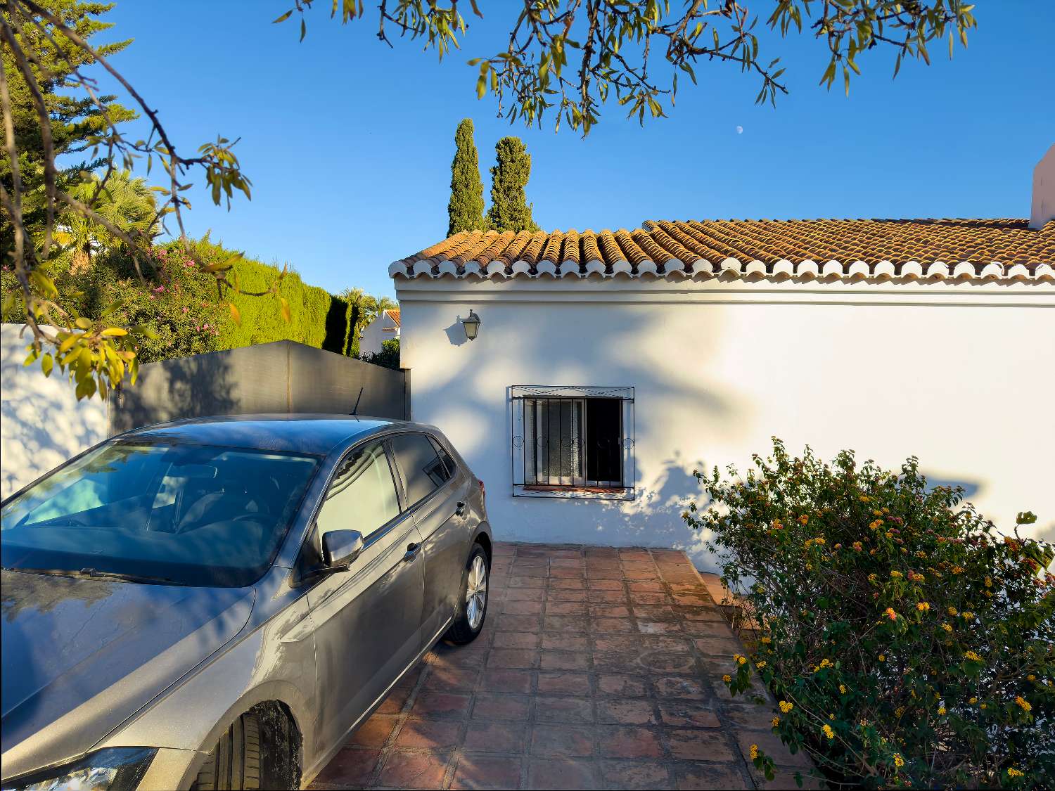 Charmante maison avec vue sur la mer à vendre