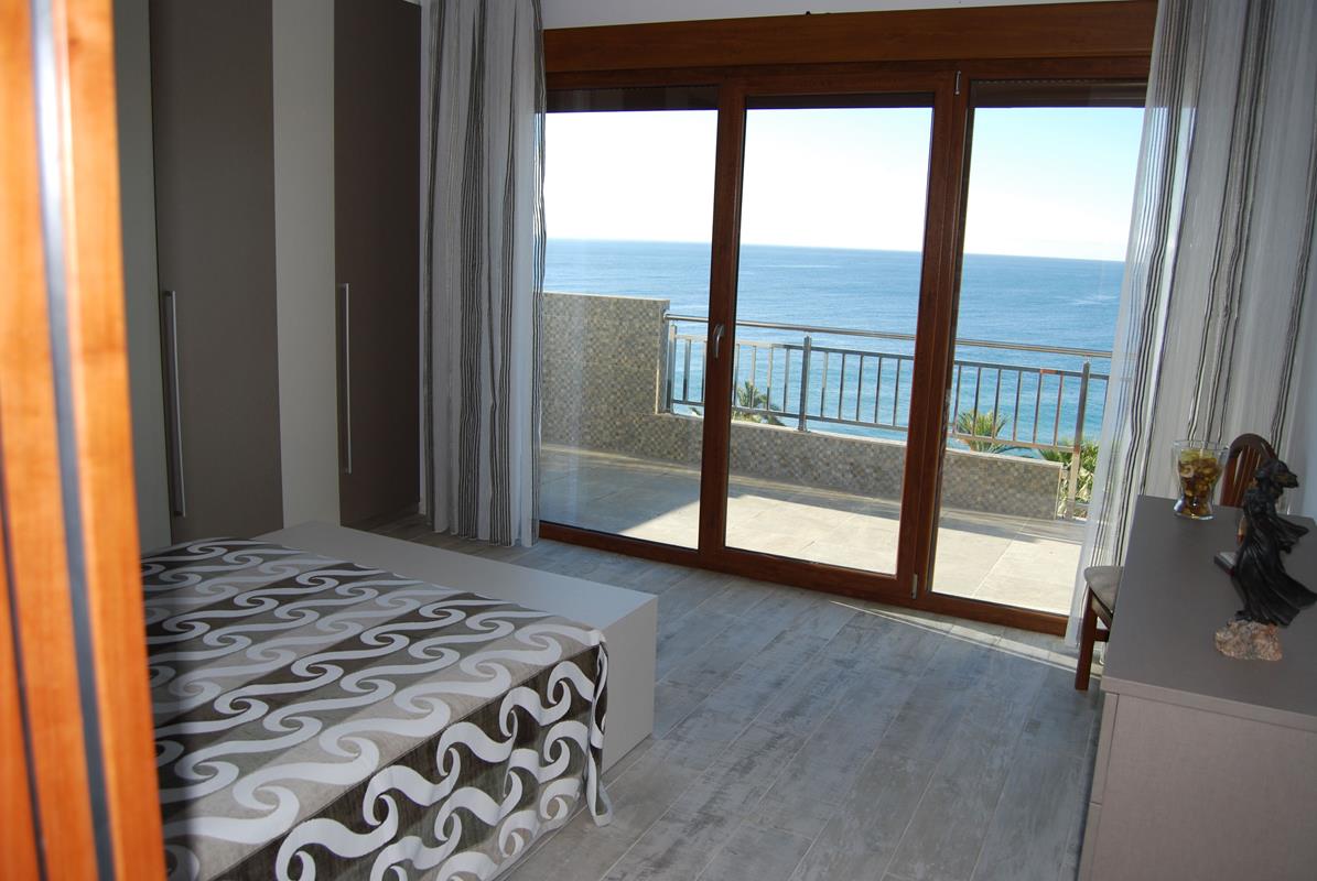 Penthouse for sale in front line beach, Almuñécar