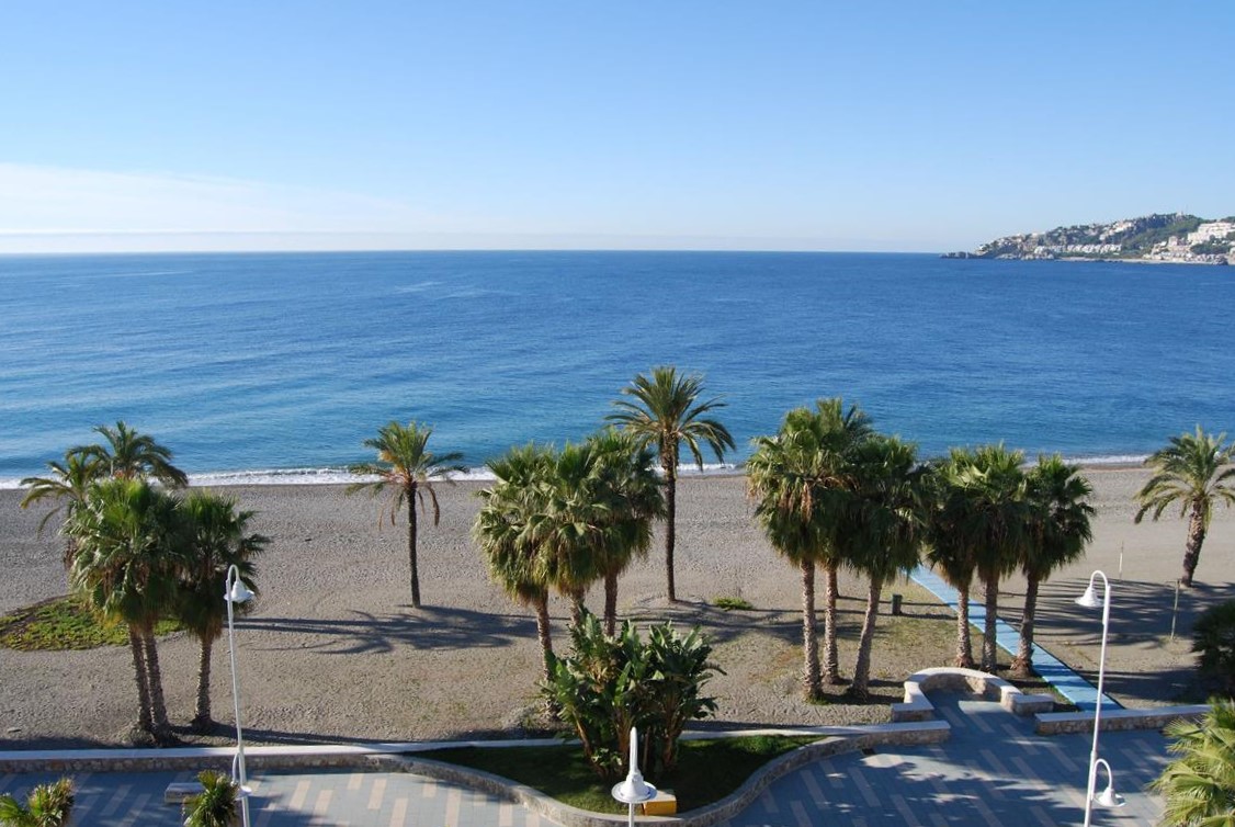 Penthouse for sale in front line beach, Almuñécar