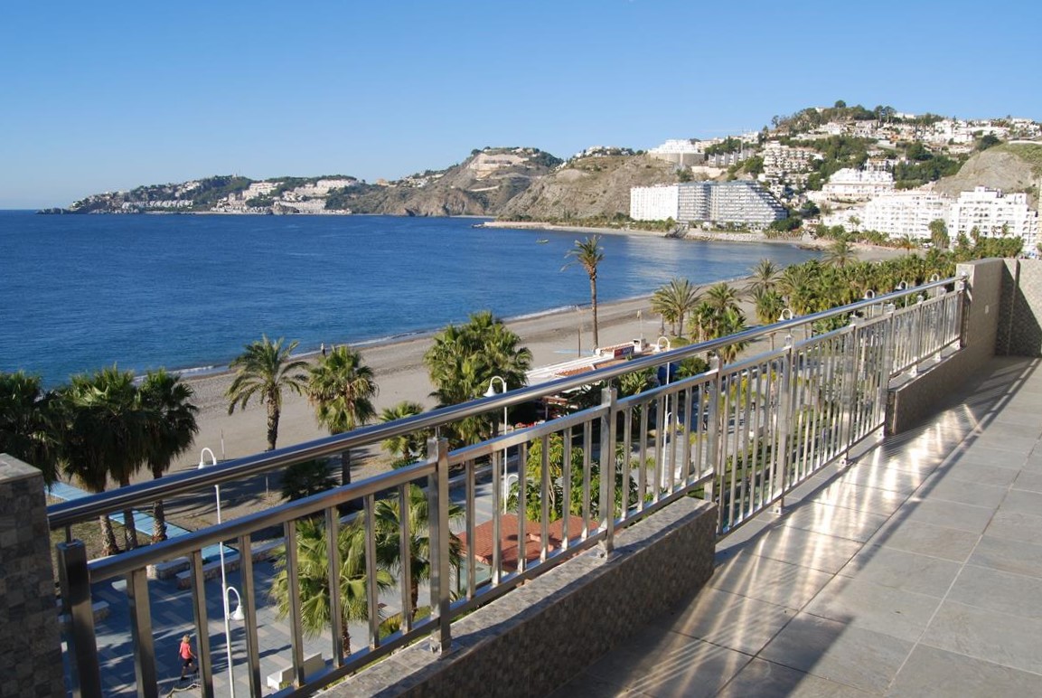 Penthouse à vendre sur la plage à Almuñécar