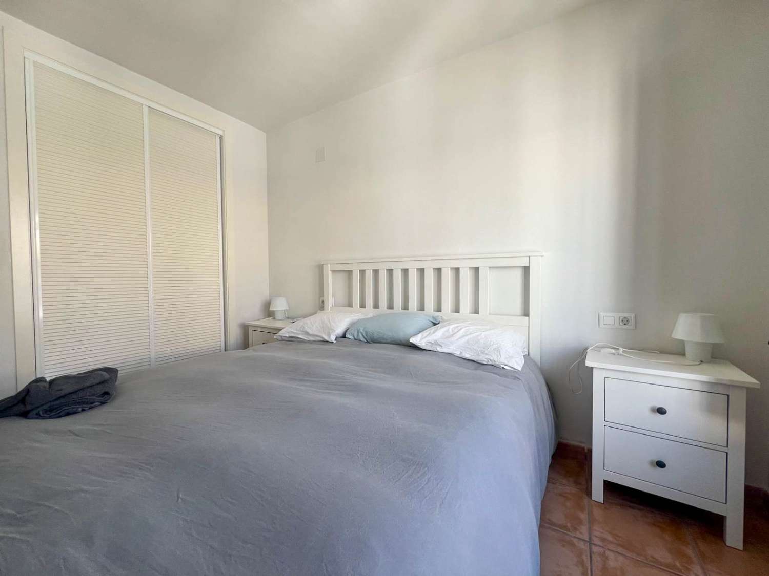 Licht appartement te koop in Vélez de Benaudalla