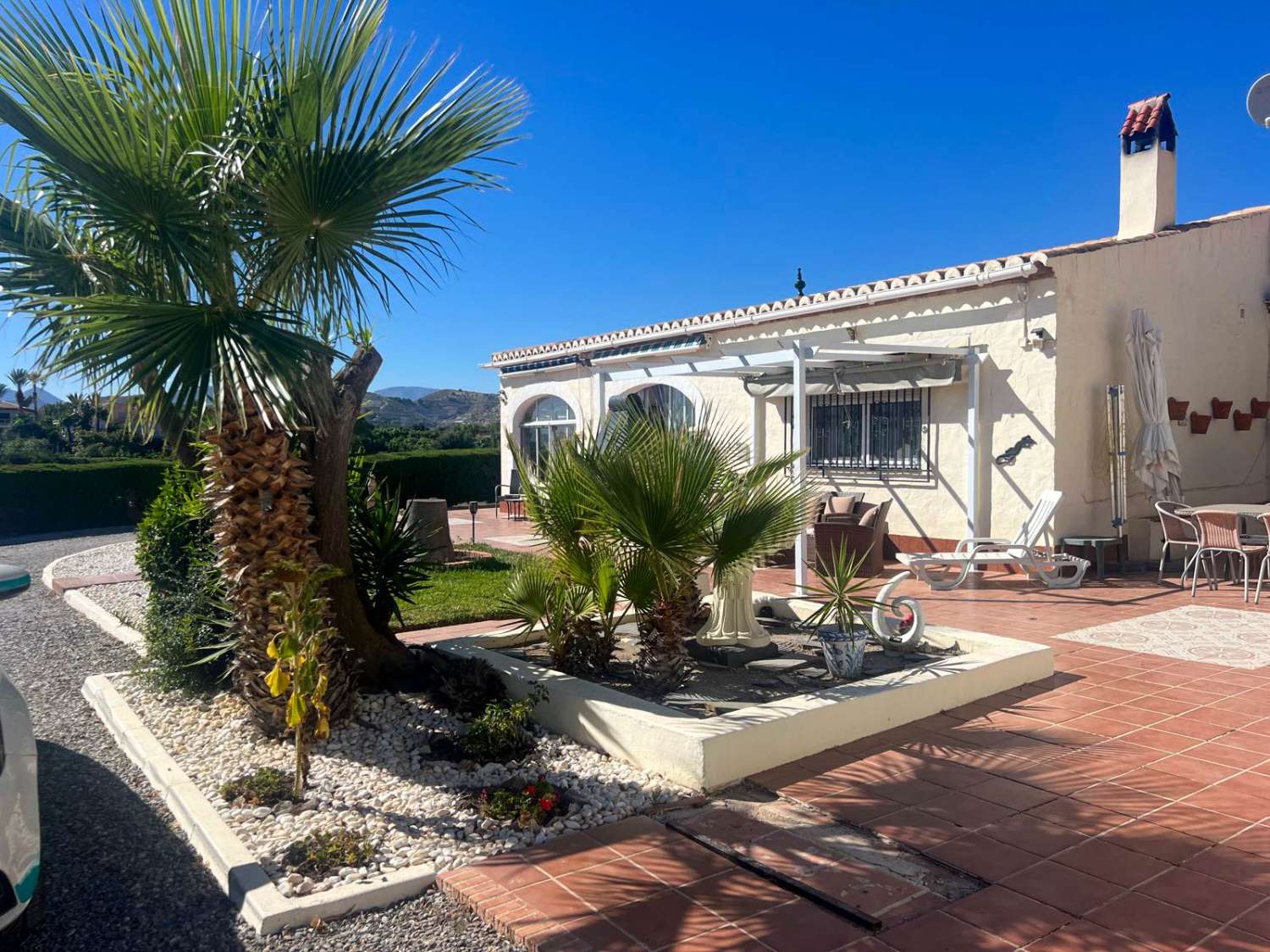 Preciosa casa de campo con piscina en venta en Motril