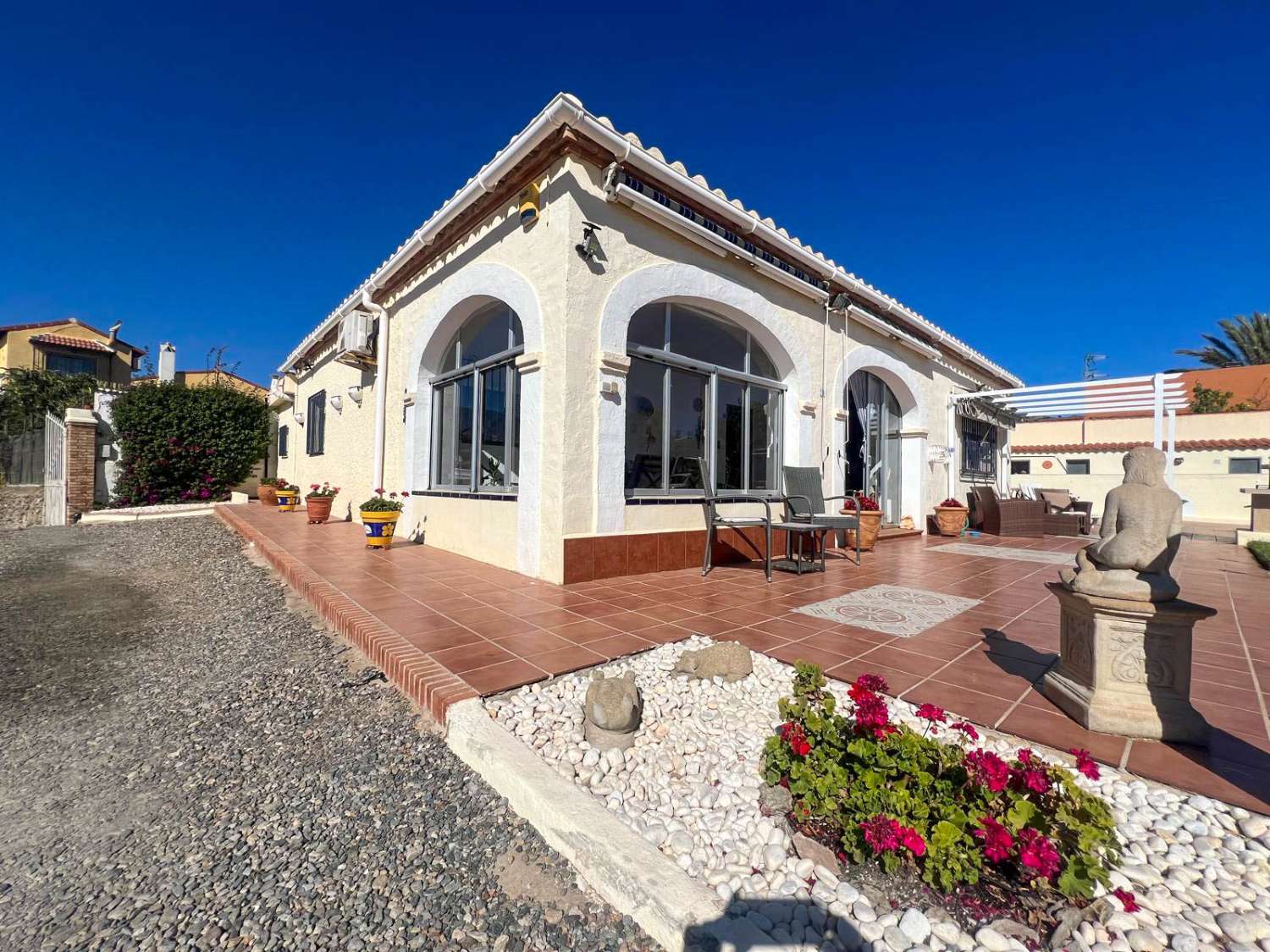 Belle maison de campagne avec piscine à vendre à Motril