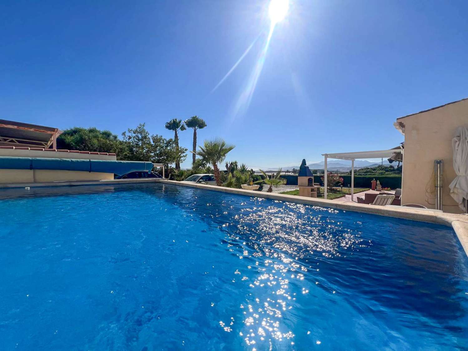 Preciosa casa de campo con piscina en venta en Motril