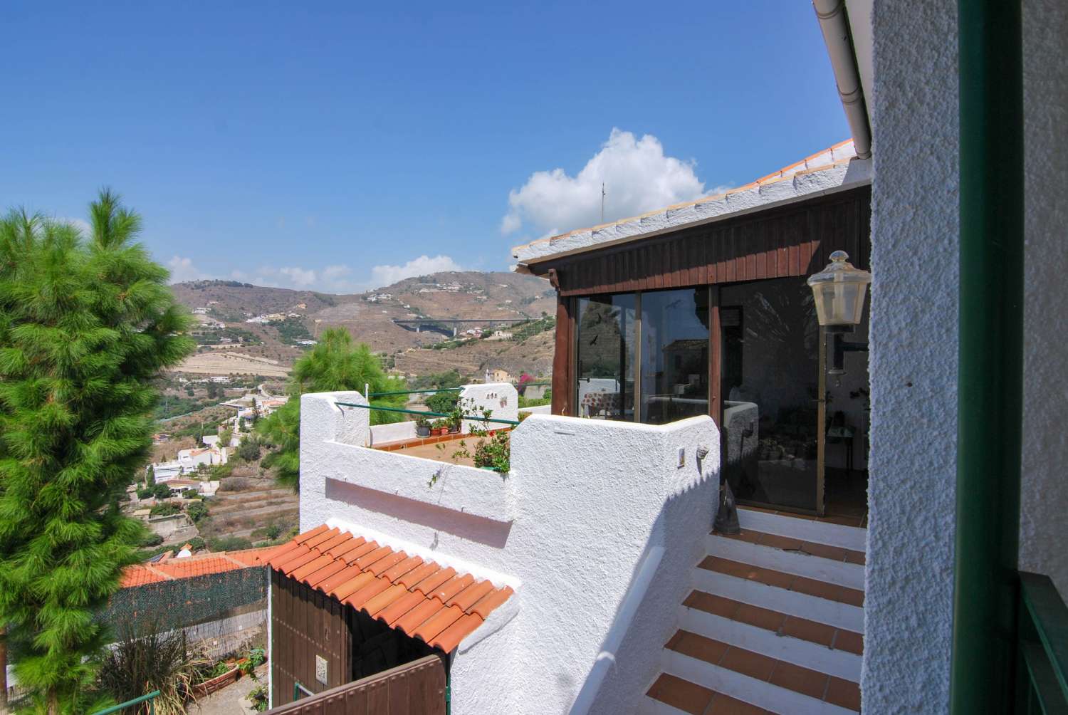 Lovely villa with views for rent in Almuñécar