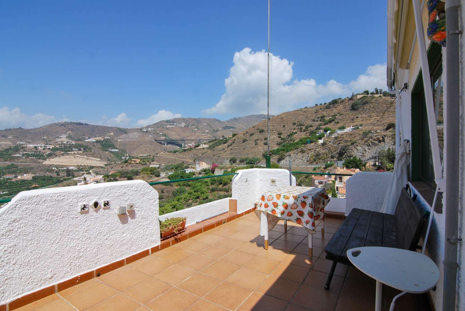 Lovely villa with views for rent in Almuñécar