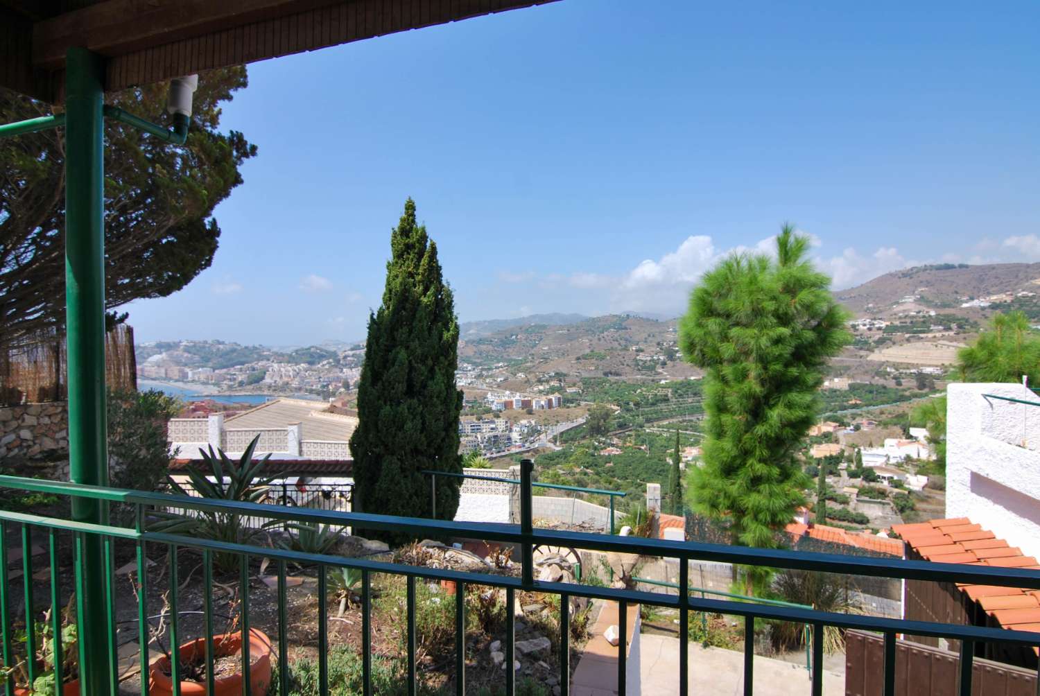 Lovely villa with views for rent in Almuñécar