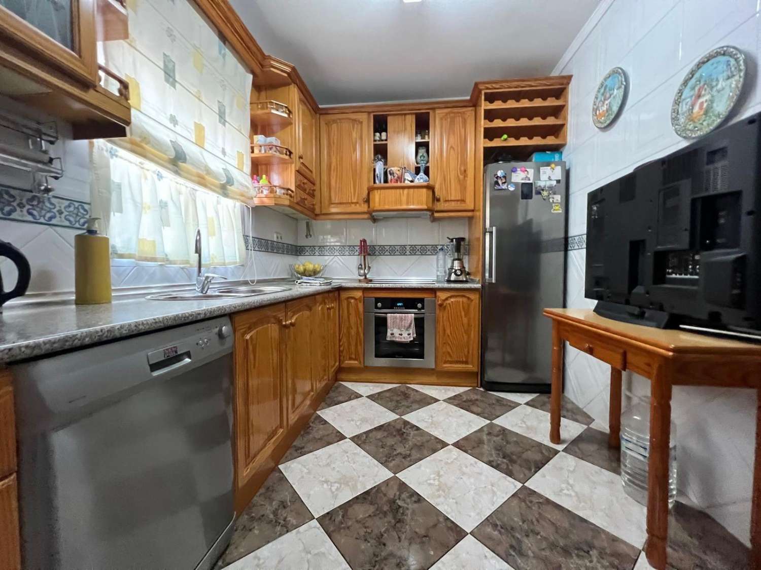 Casa con amplia terraza en venta en Vélez de Benaudalla