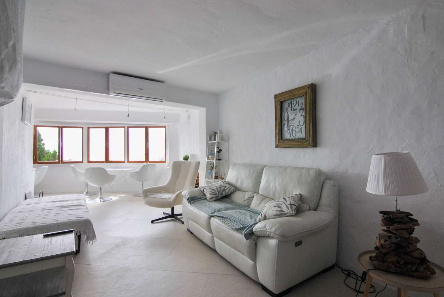 Casa refomada con vistas al mar en venta