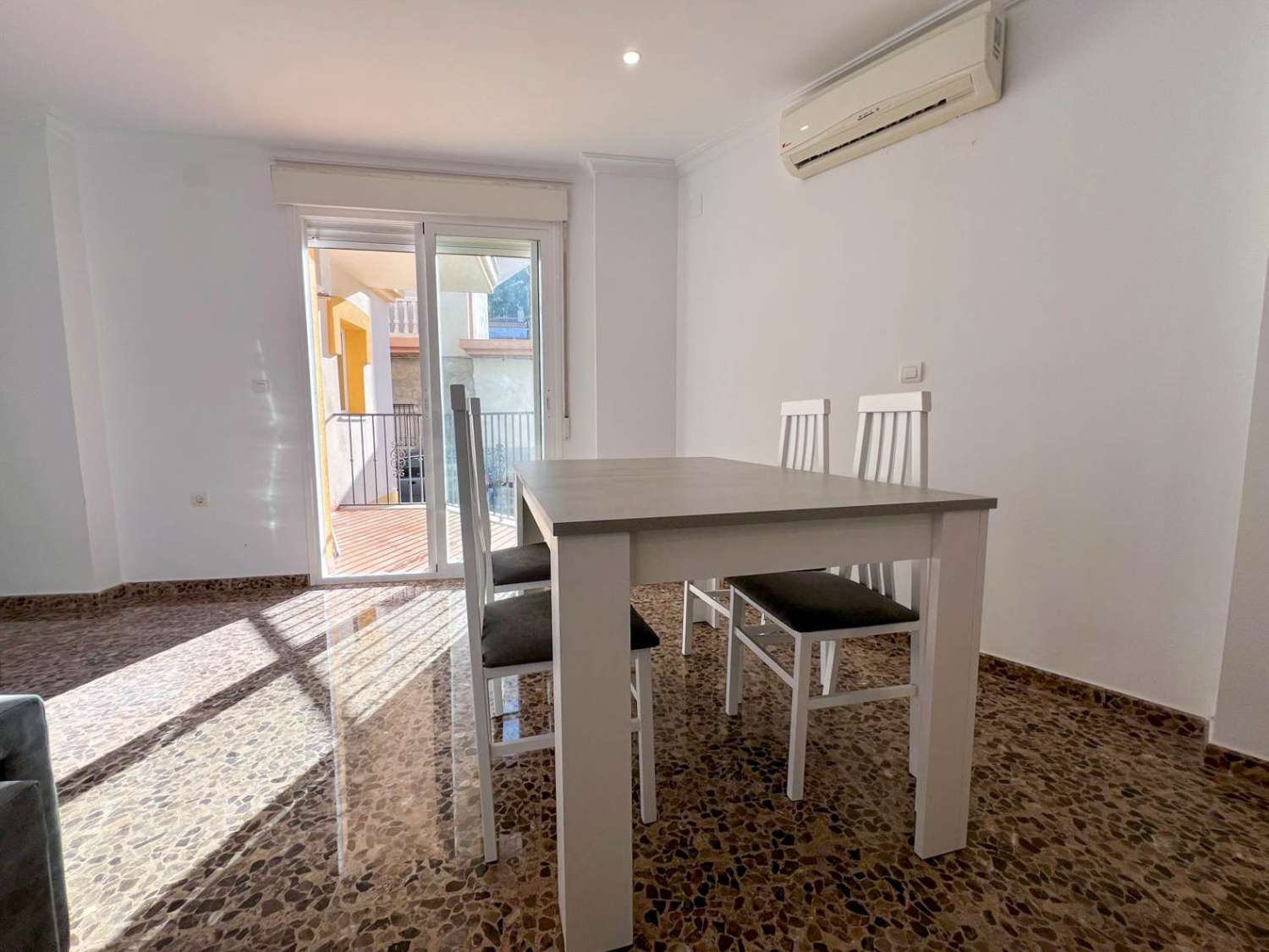 Flat for sale in Vélez de Benaudalla