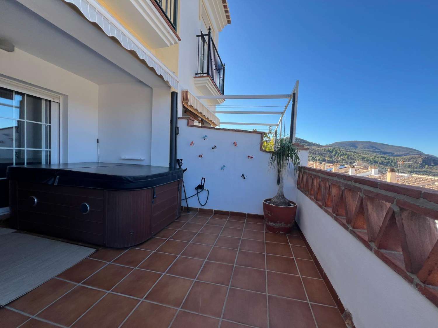 Casa en venta con vistas a la montaña en Vélez de Benaudalla