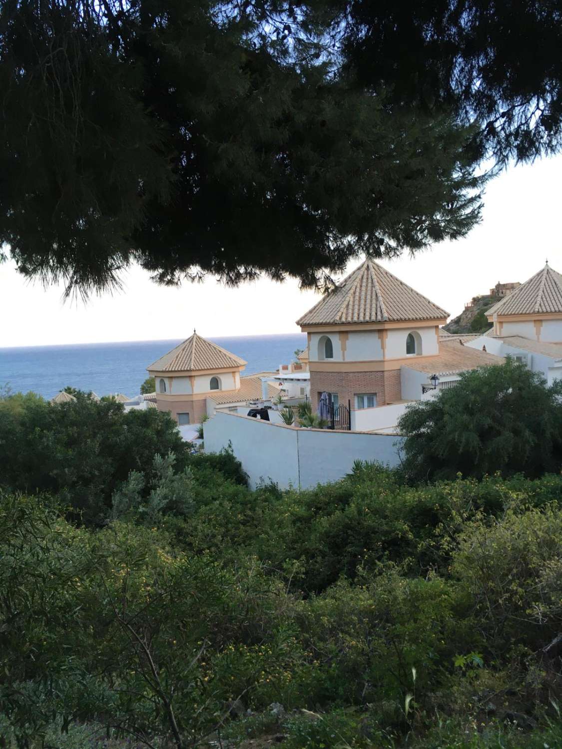 Spacious house with sea views for sale in Salobreña