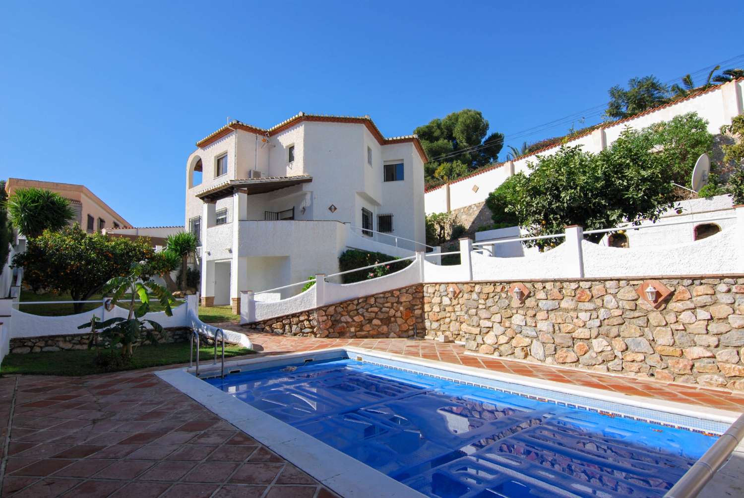 Villa con piscina privada en venta en Monte de los Almendros