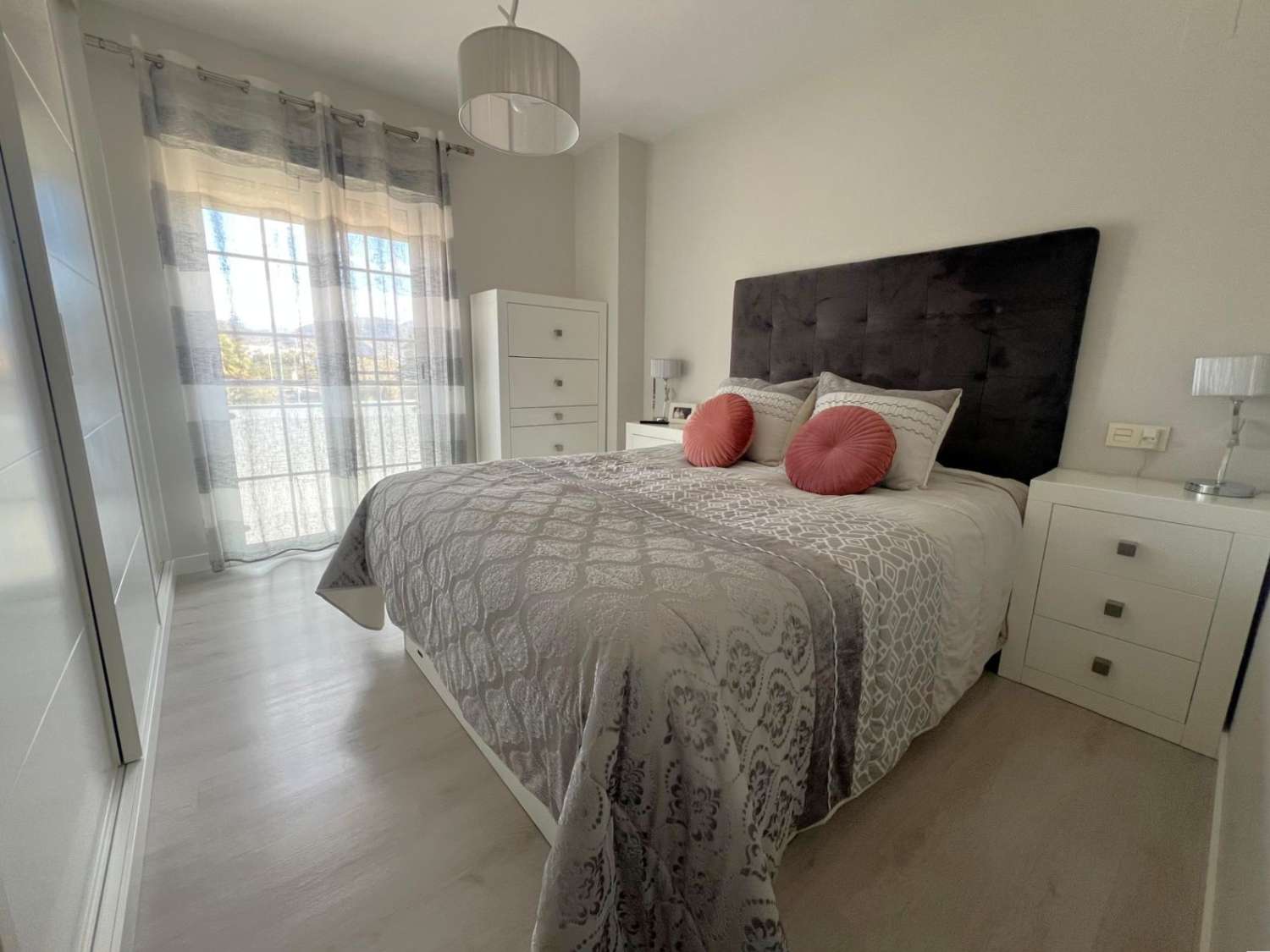 Apartamento recién reformado en venta en Salobreña